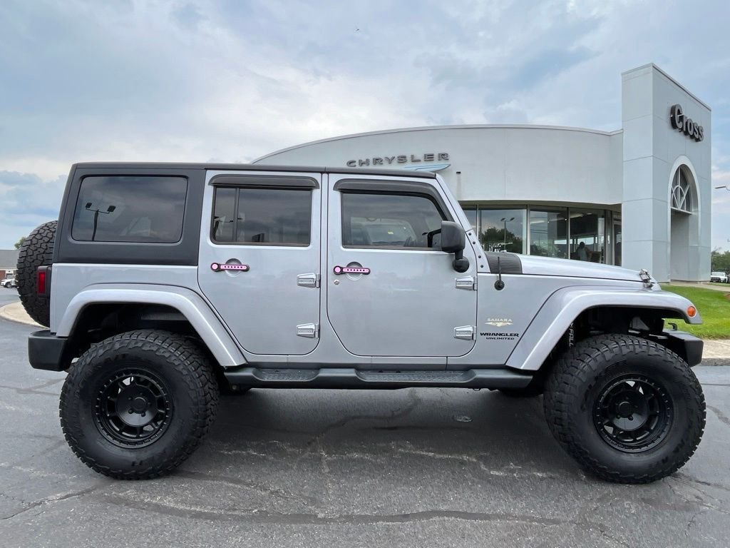 Used 2014 Billet Metallic Clearcoat Jeep Unlimited Sahara image 44