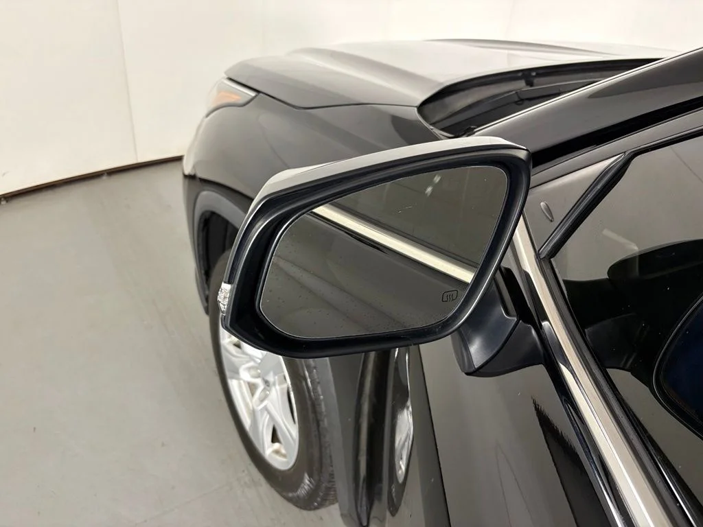 Used 2023 Black Toyota L image 13
