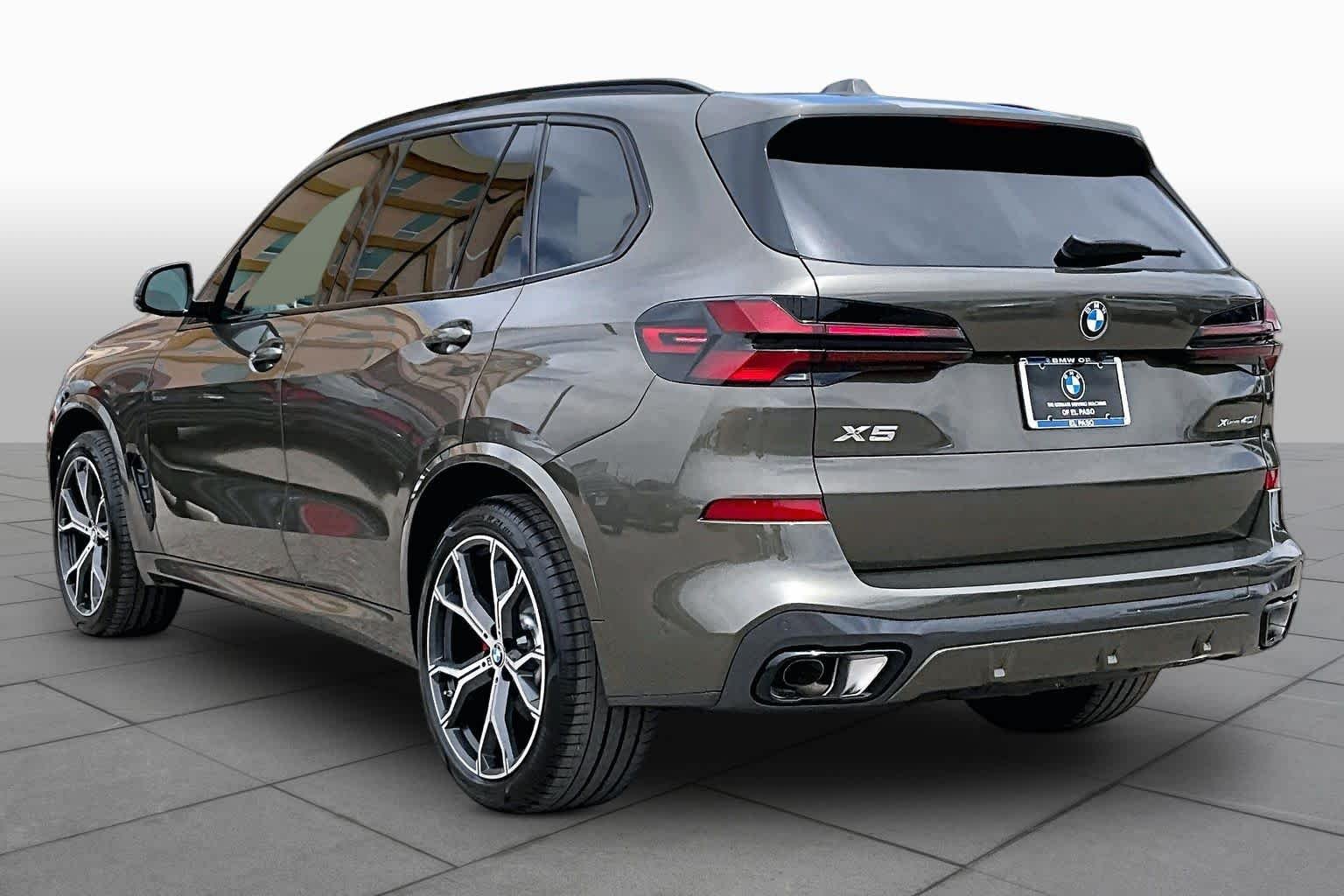 New 2026 Manhattan Green Metallic BMW xDrive40i image 12
