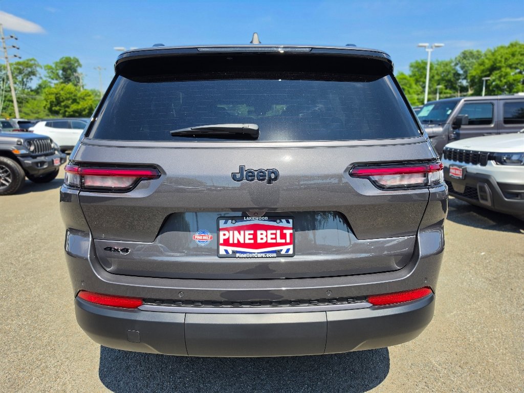New 2026 Baltic Gray Metallic Clear-Coat Exterior Paint Jeep Altitude image 10