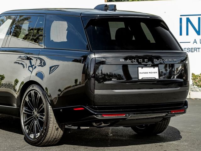 New 2026 Santorini Black Land Rover SE image 10