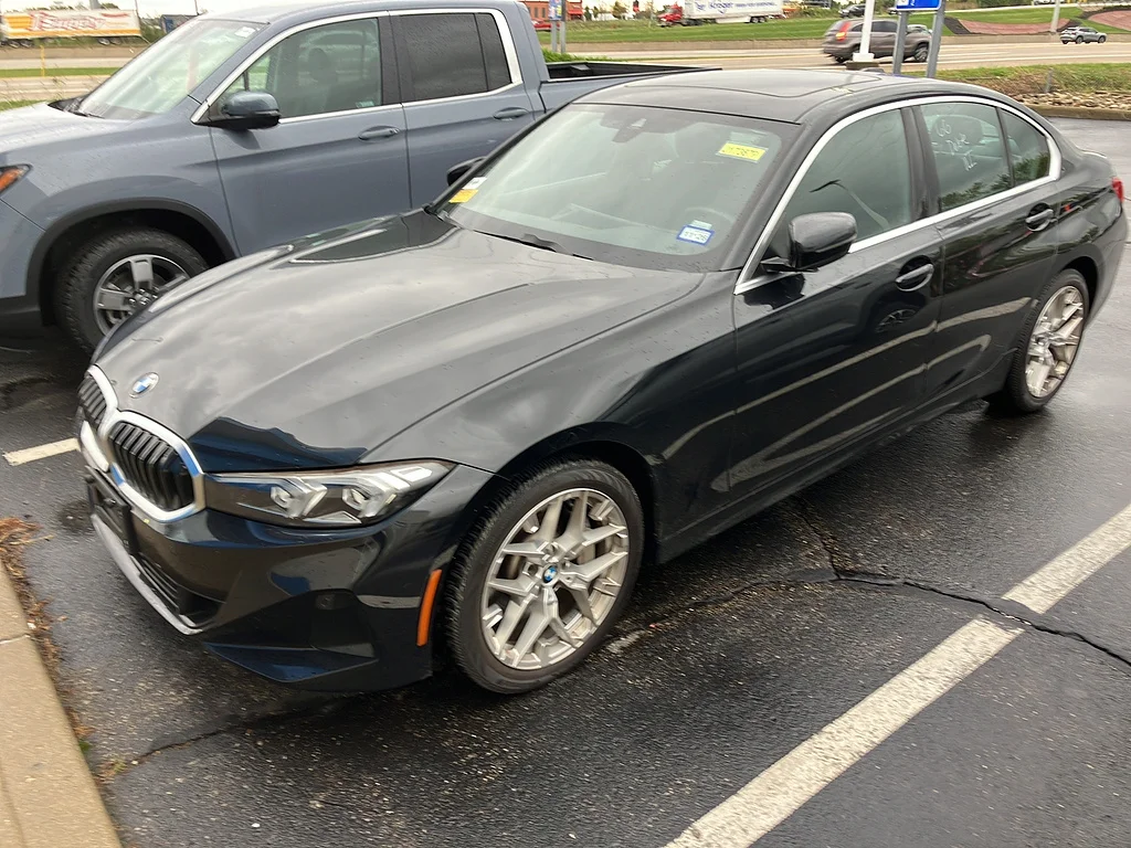 2025 BMW 330i, photo 2 of 6