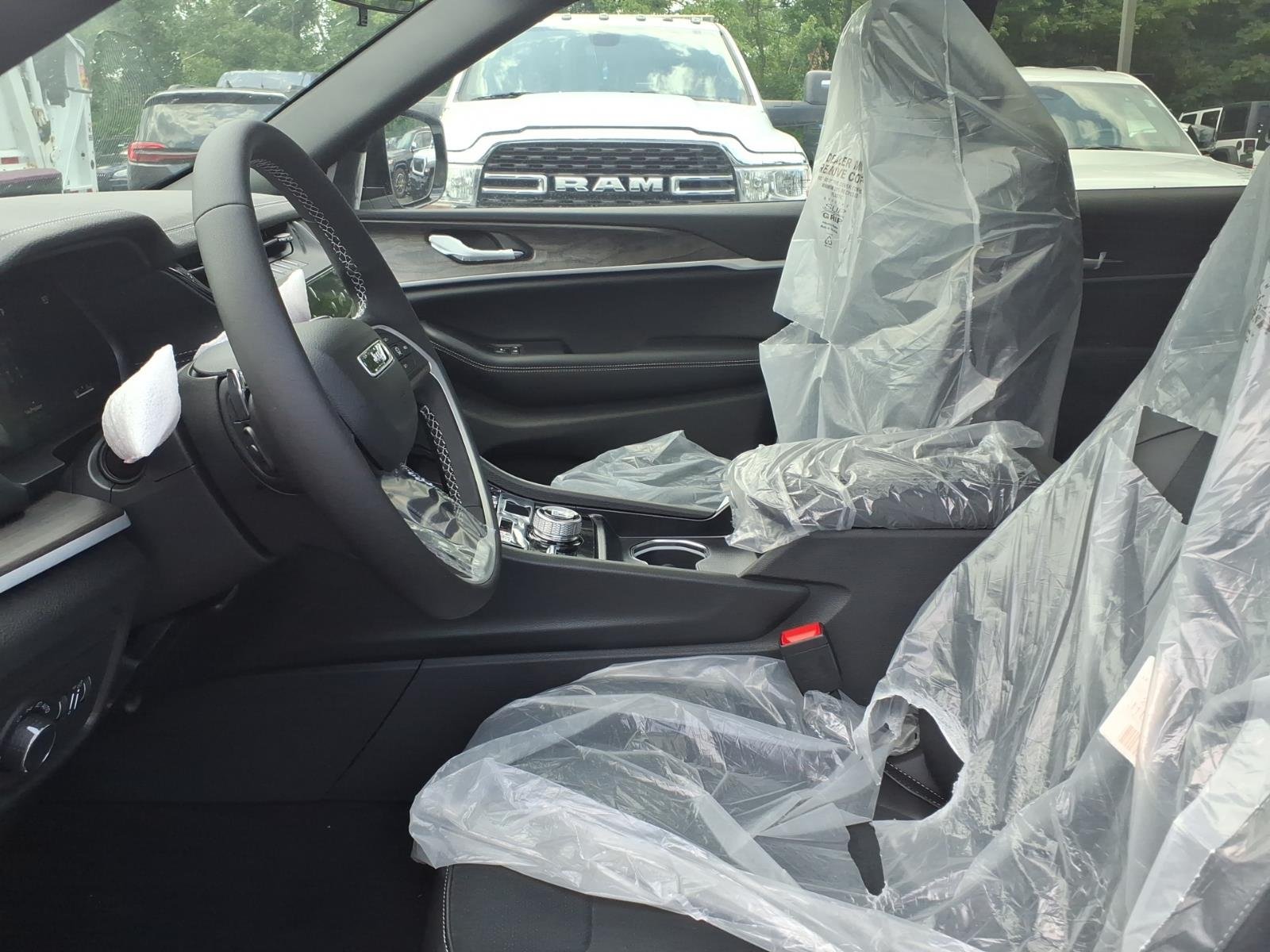New 2026 Bright White Clear-Coat Exterior Paint Jeep Altitude image 14