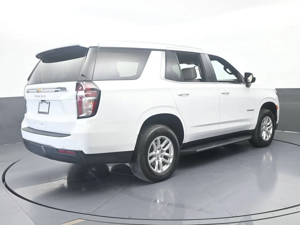 Used 2024 Summit White Chevrolet LT image 6
