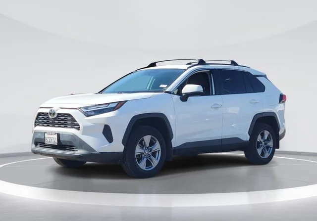Used 2022 White Toyota XLE image 2