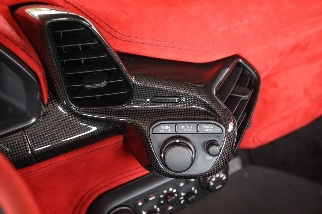 Used 2015 Grigio Titanio Metall Ferrari Base image 37