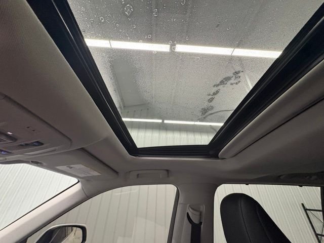 Used 2020 White Toyota XLE image 39