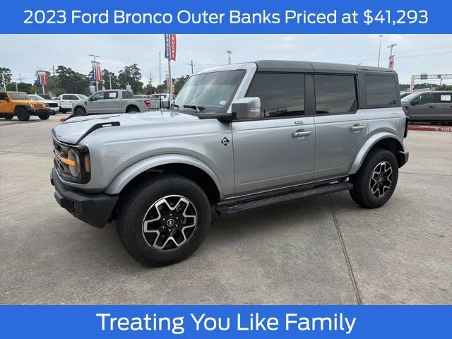 2023 Ford Bronco Outer Banks 4x4's photo