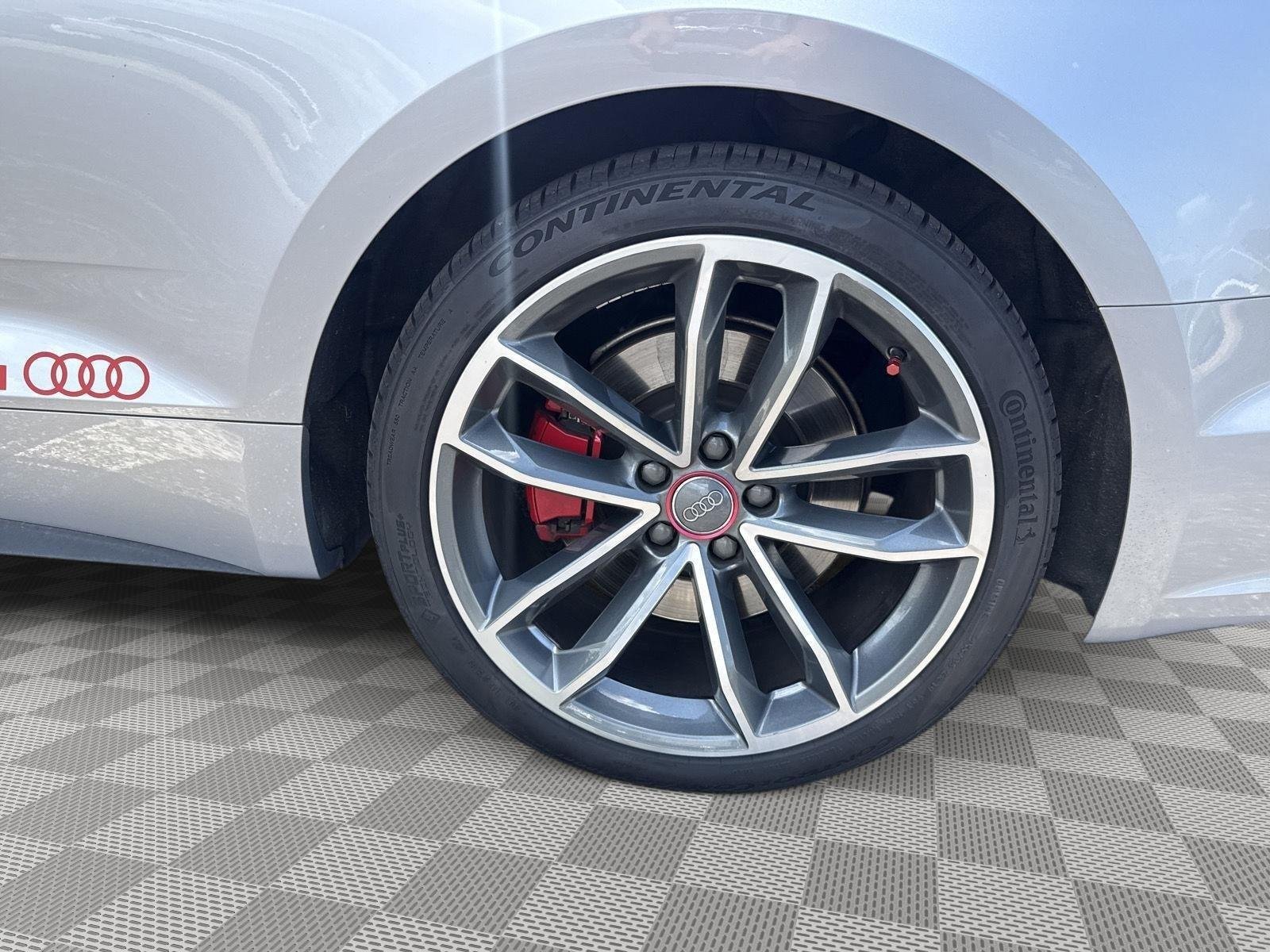 Used 2018 Florett Silver Metallic/Black Roof Audi Prestige image 20