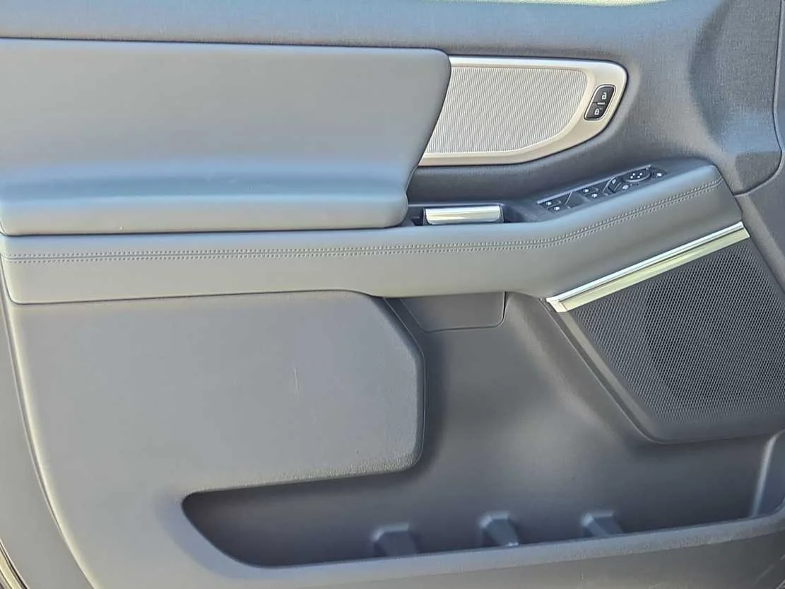 New 2027 Agate Black Metallic Ford Active image 10