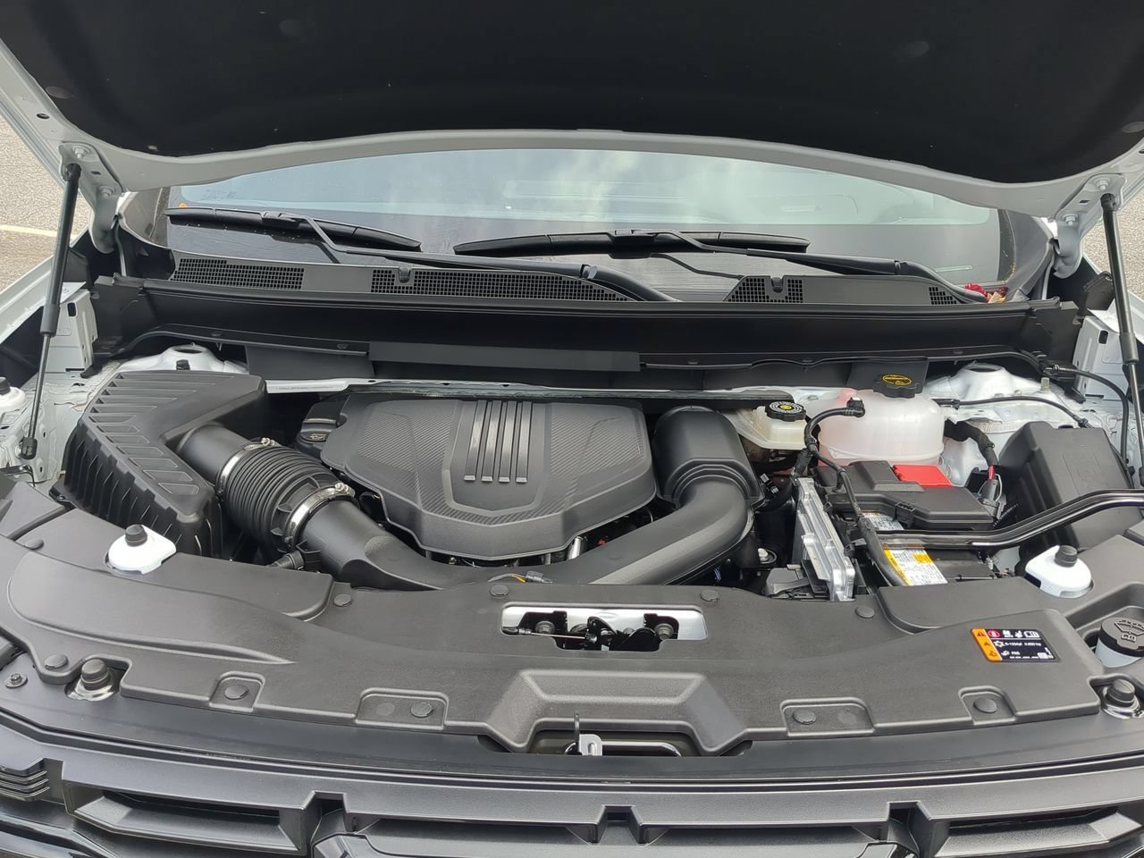 New 2026 Summit White GMC Elevation image 30
