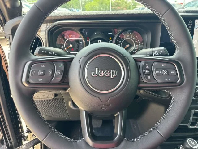 New 2026 Black Clear-Coat Exterior Paint Jeep 85th Anniversary Edition image 22