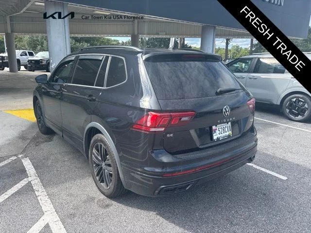 Used 2022  Volkswagen 2.0T SE R-Line Black image 3