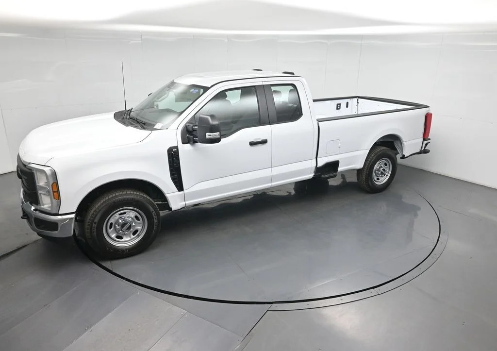 New 2027 Oxford White Ford XL image 38