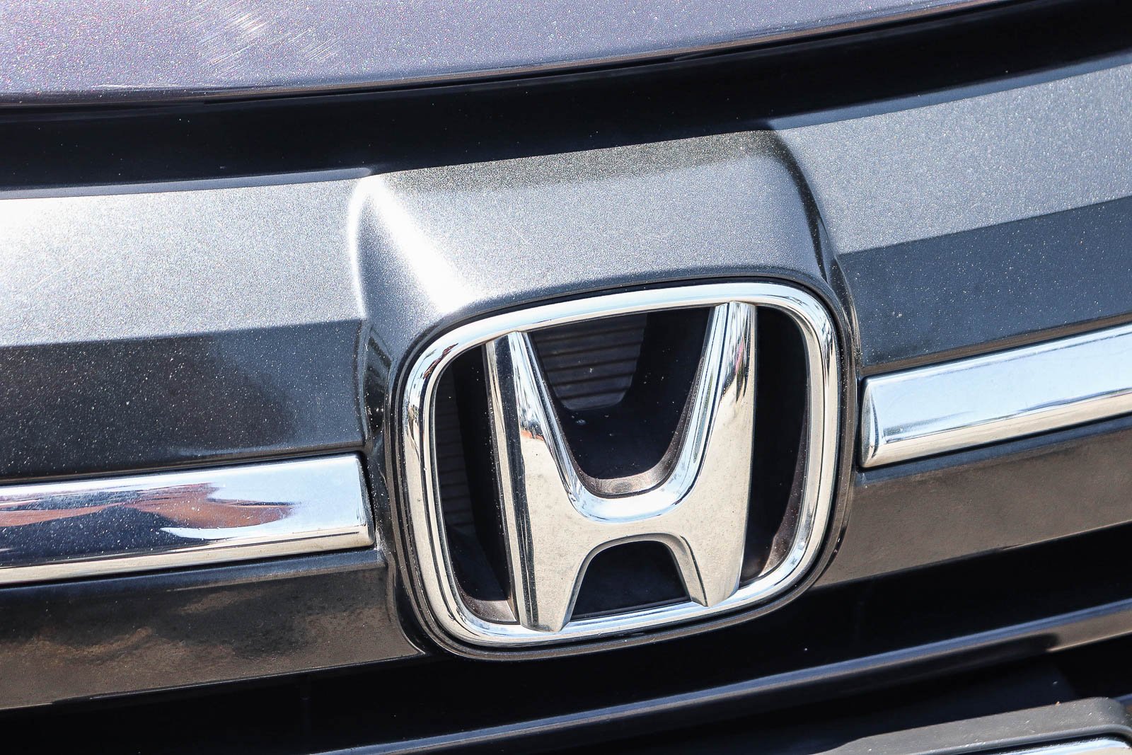 Certified Used 2017 Modern Steel Metallic Honda LX image 4