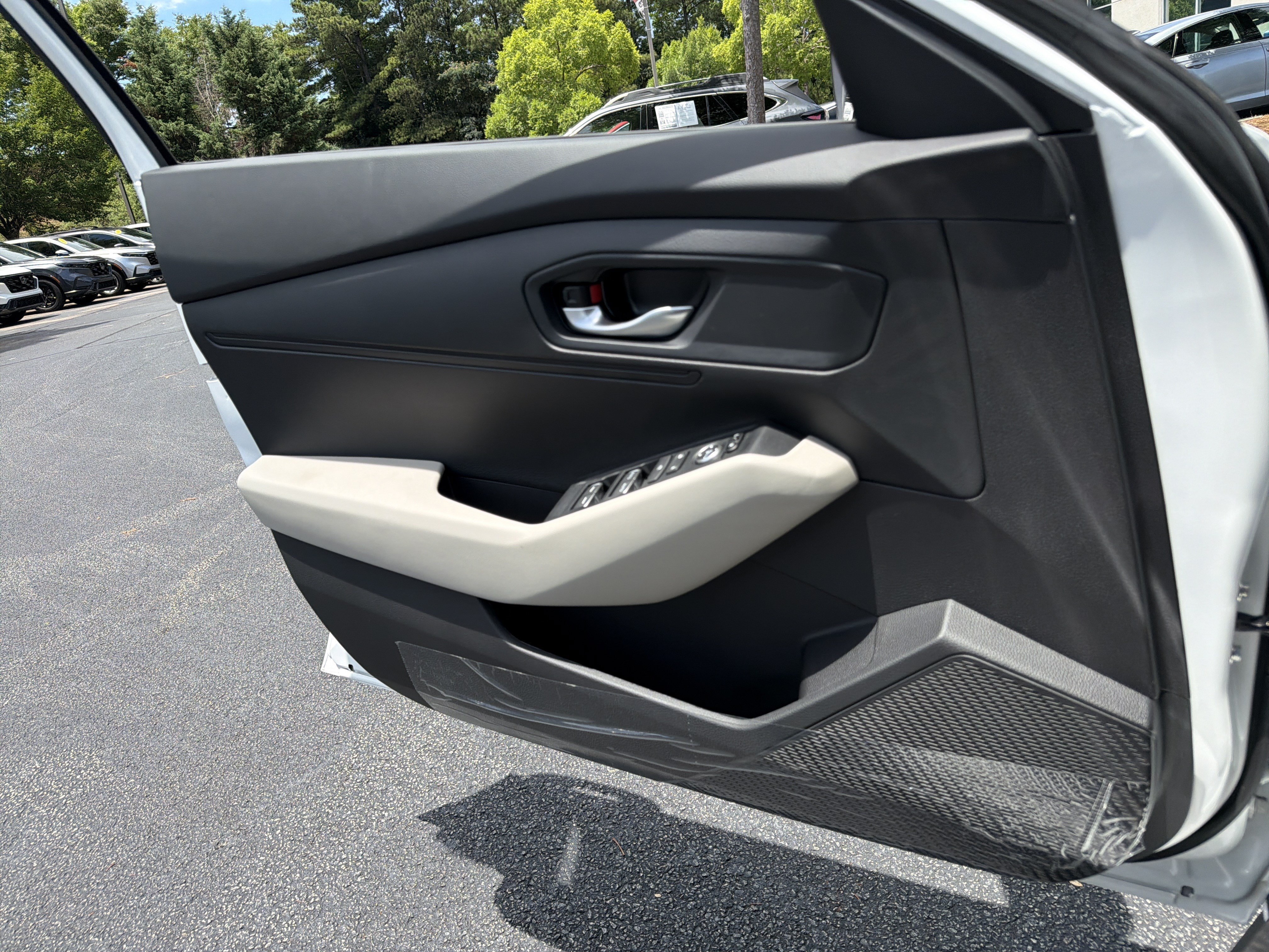 New 2026 Platinum White Pearl Honda LX image 12