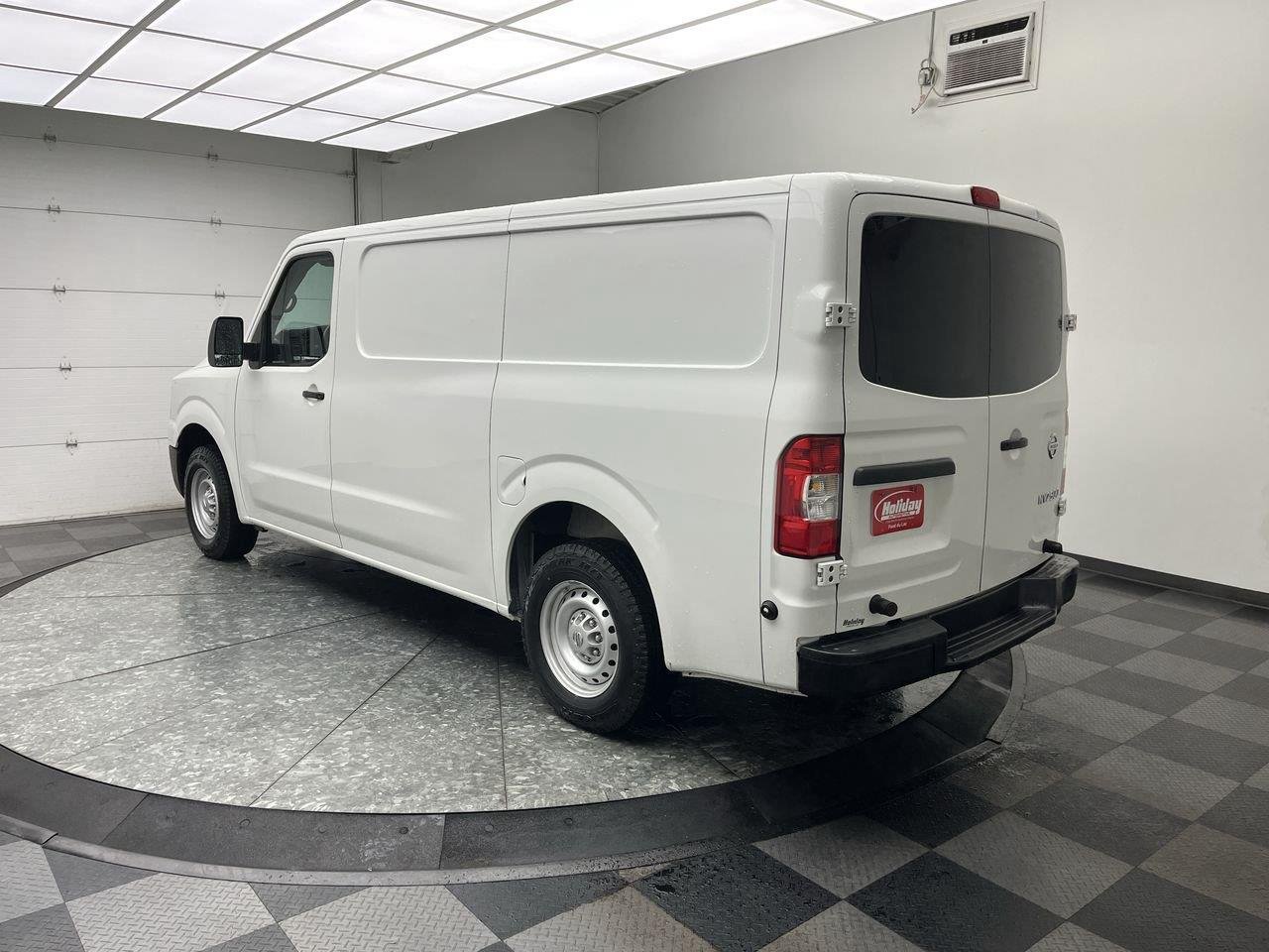Used 2017 Glacier White Nissan S image 19