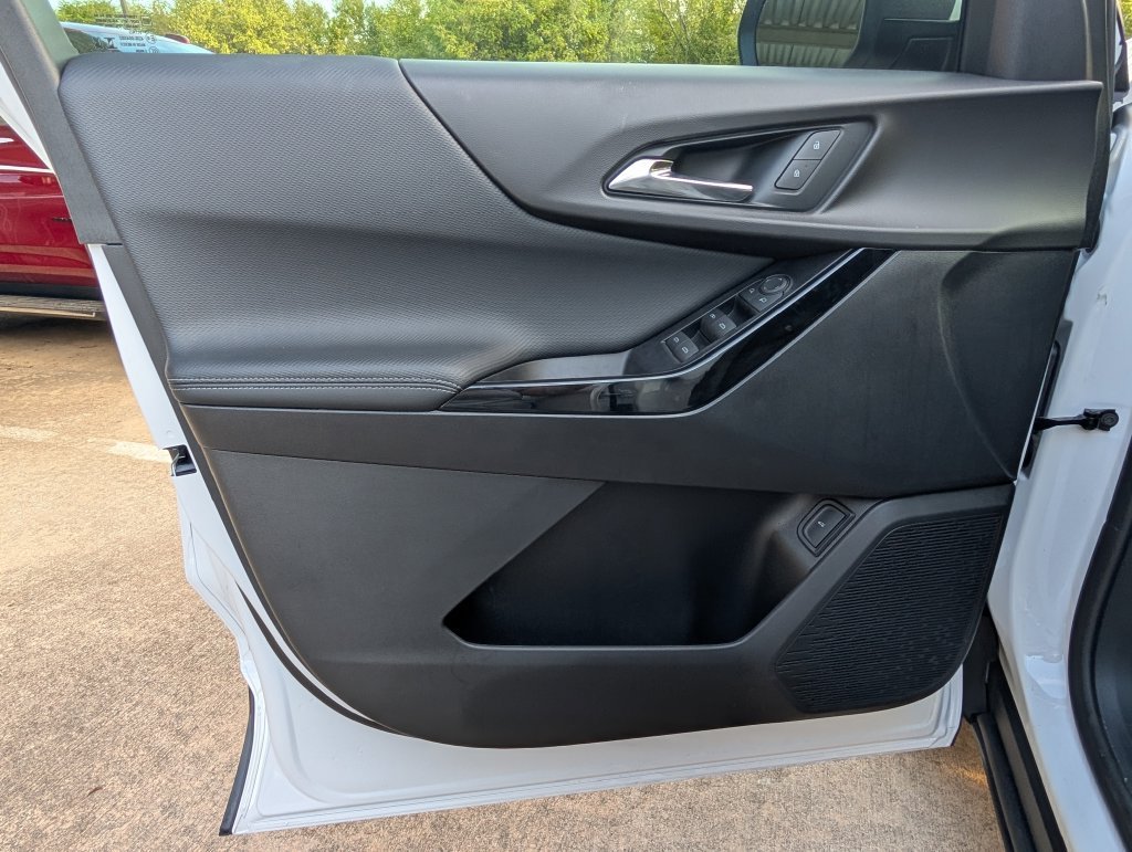 2027 Chevrolet Equinox LT - Photo 12