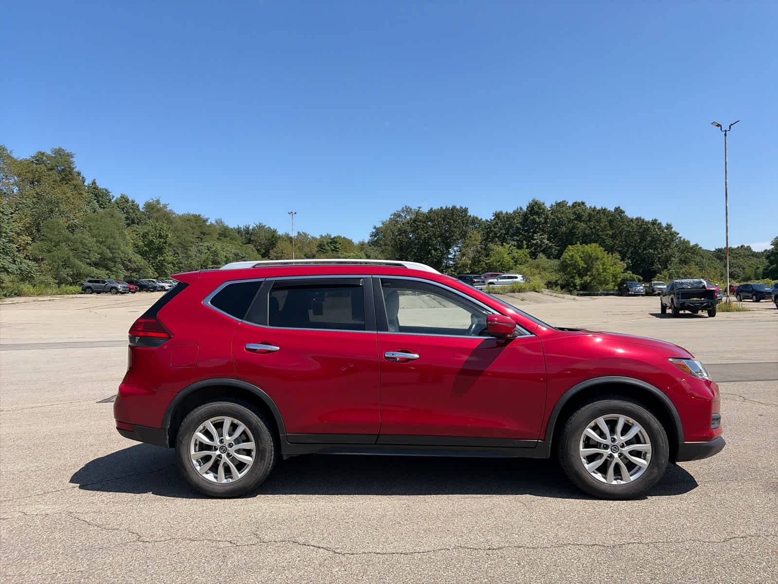 Used 2017 Palatial Ruby Nissan SV image 3