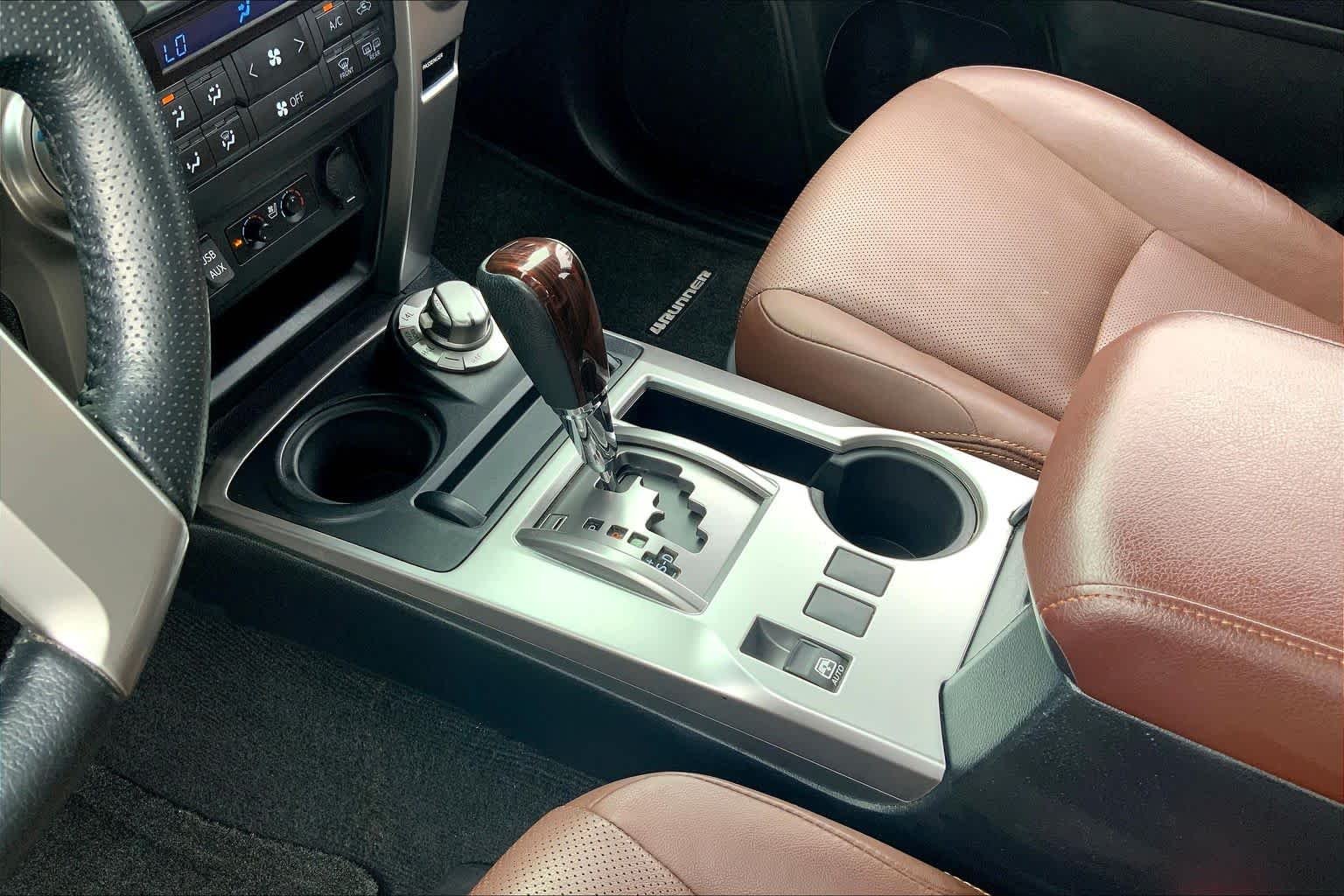 Used 2018 Blizzard Pearl Toyota Limited image 17