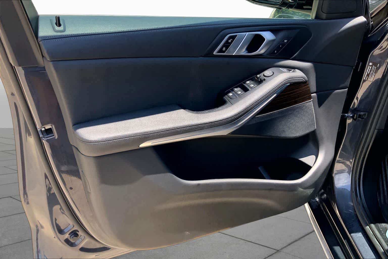 Used 2019 Arctic Grey Metallic BMW xDrive40i image 43