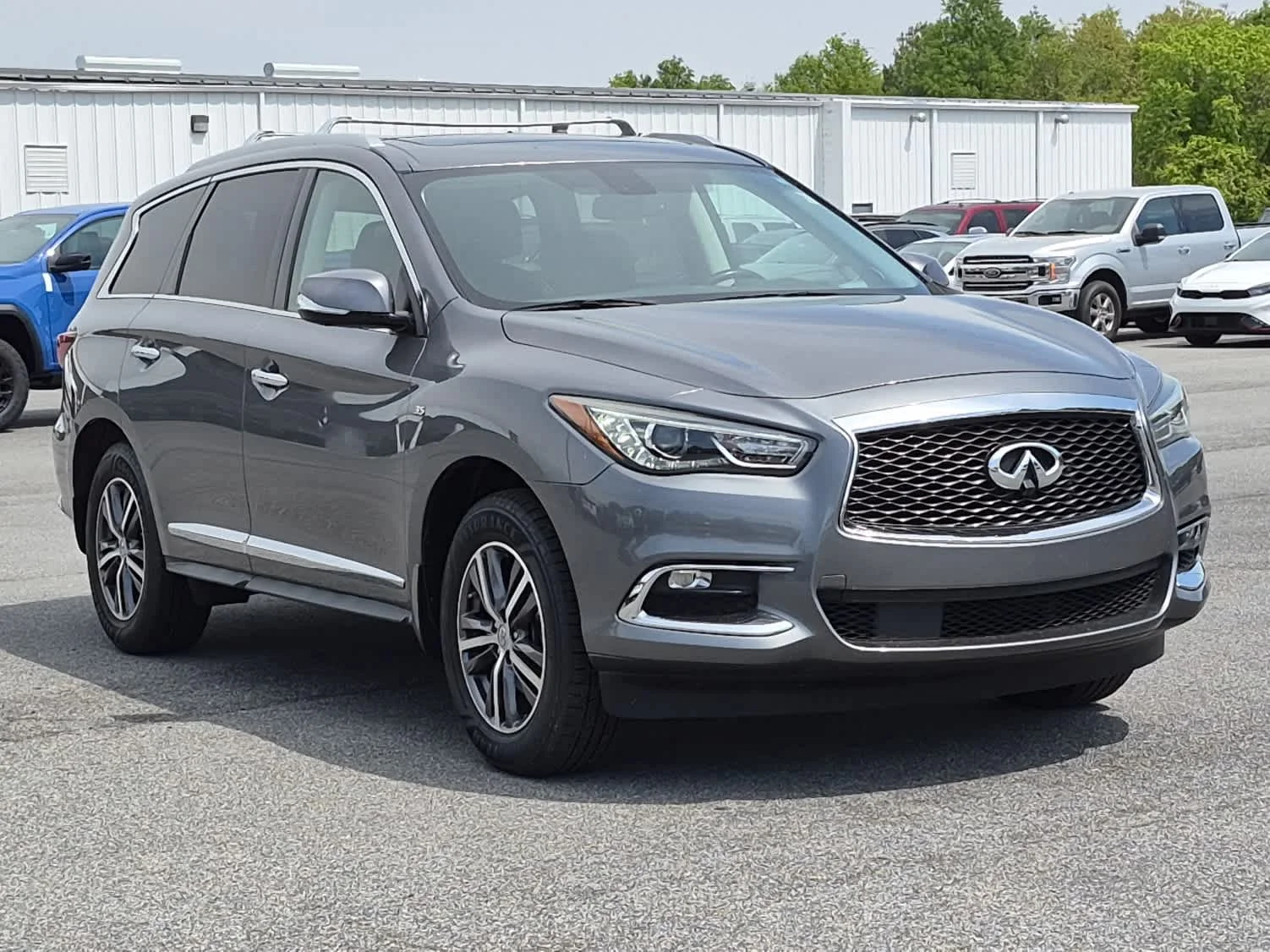 Used 2018 Graphite Shadow INFINITI  image 2