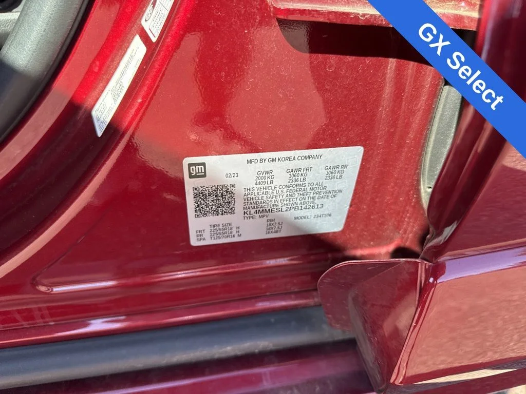 Used 2023 Red Buick Select image 36