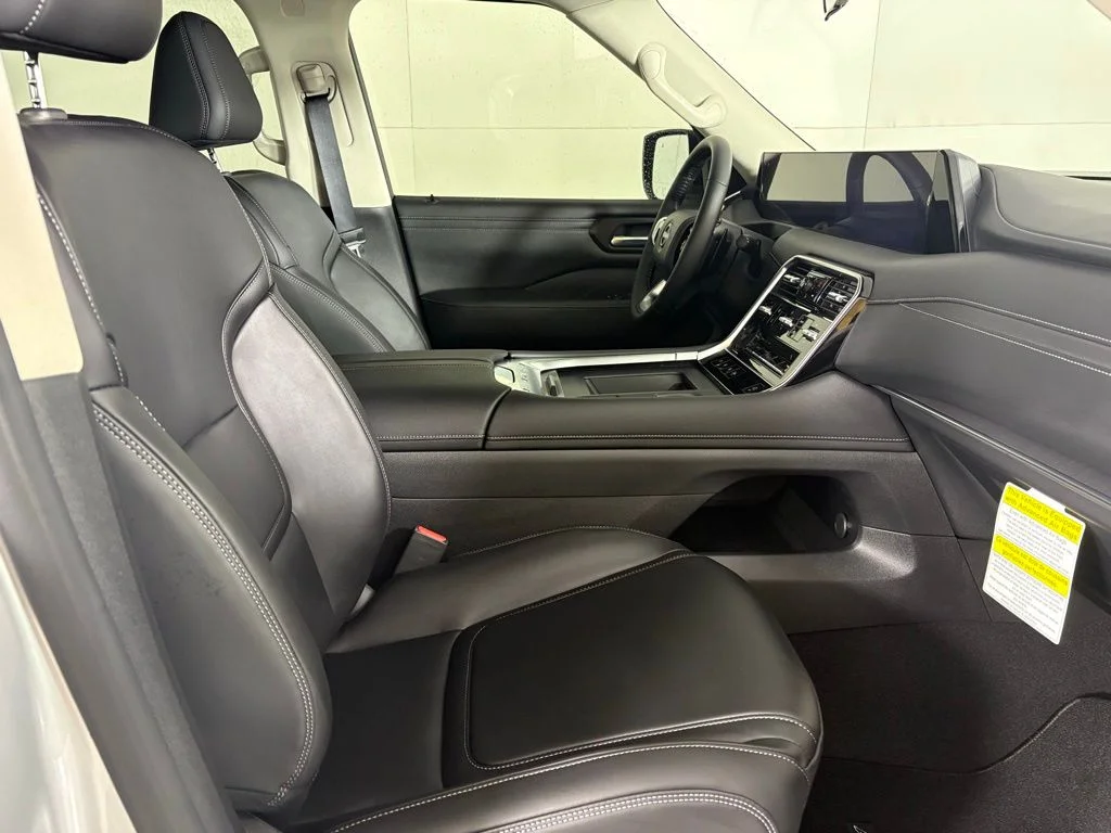 2026 Nissan Armada SV - Photo 13