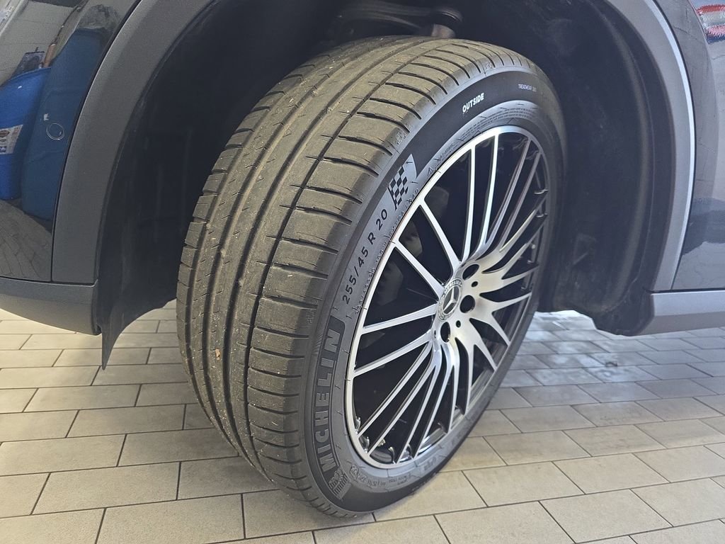 Certified Used 2026 Black Mercedes-Benz GLC 300 image 36