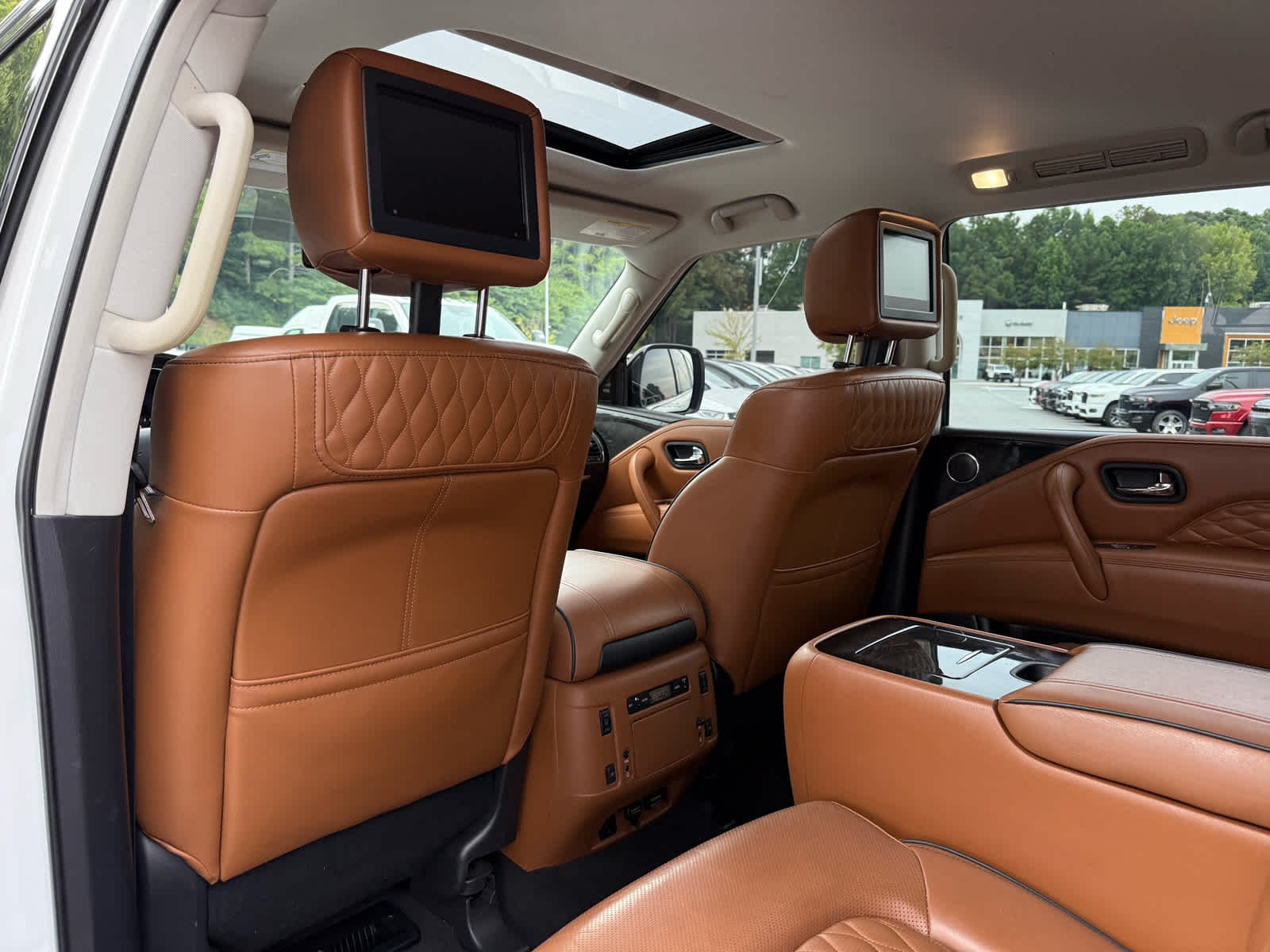 Used 2019 Moonstone White INFINITI LUXE image 27
