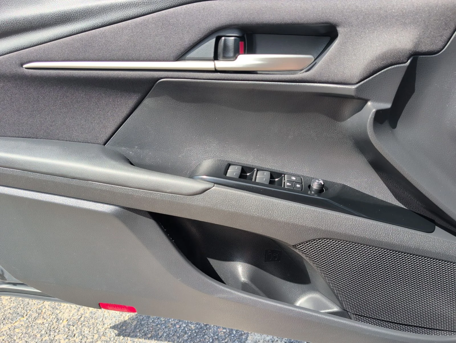 Used 2025  Toyota LE image 15