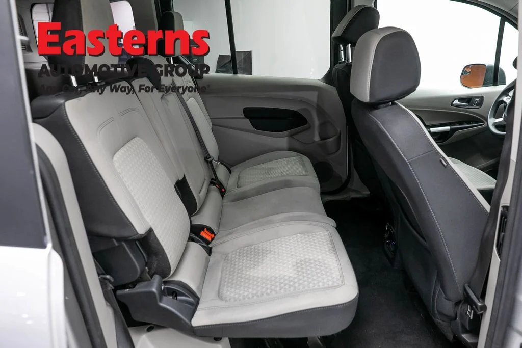 Used 2022 Silver Ford XLT image 21