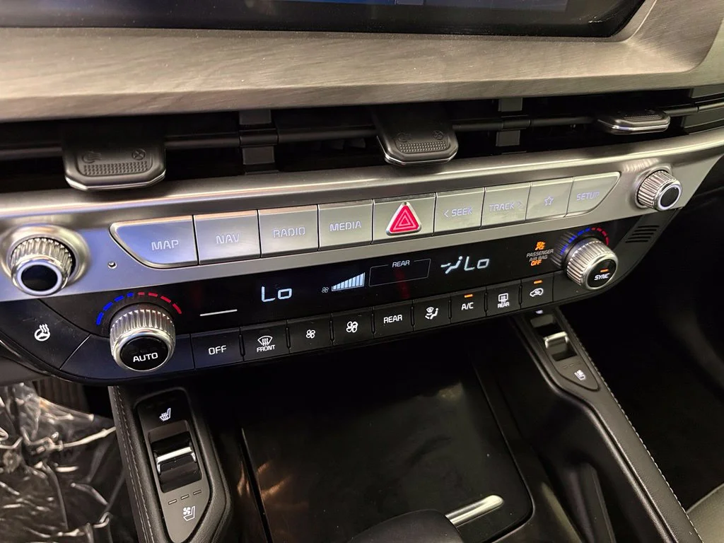 Used 2024 Green Kia EX X-Line image 26