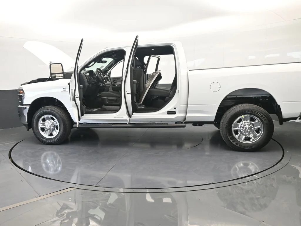 New 2026 Bright White Clear-Coat Exterior Paint RAM Tradesman image 75