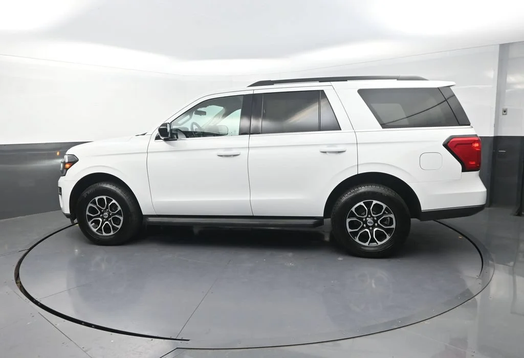 Used 2022 White Ford XL image 6