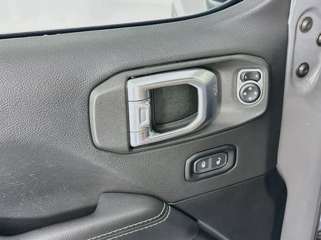 Used 2021 Gray Jeep Unlimited Sahara image 18