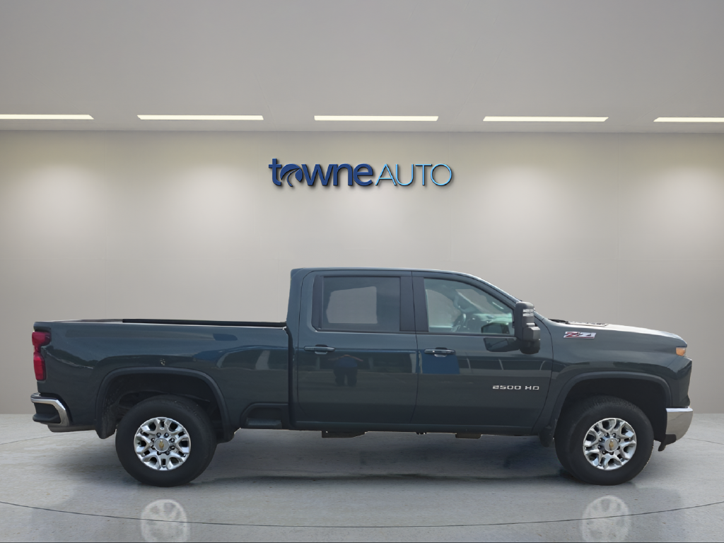 Used 2025 Gray Chevrolet LT image 7