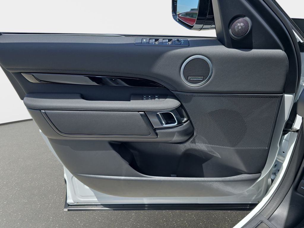 New 2026 Fuji White Land Rover S image 29
