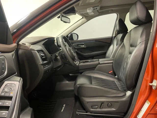 Used 2021 Orange Nissan Platinum image 20