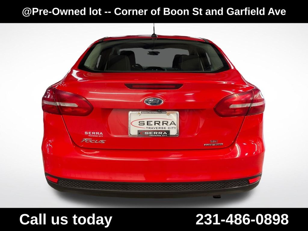 Used 2015 Red Ford SE image 4