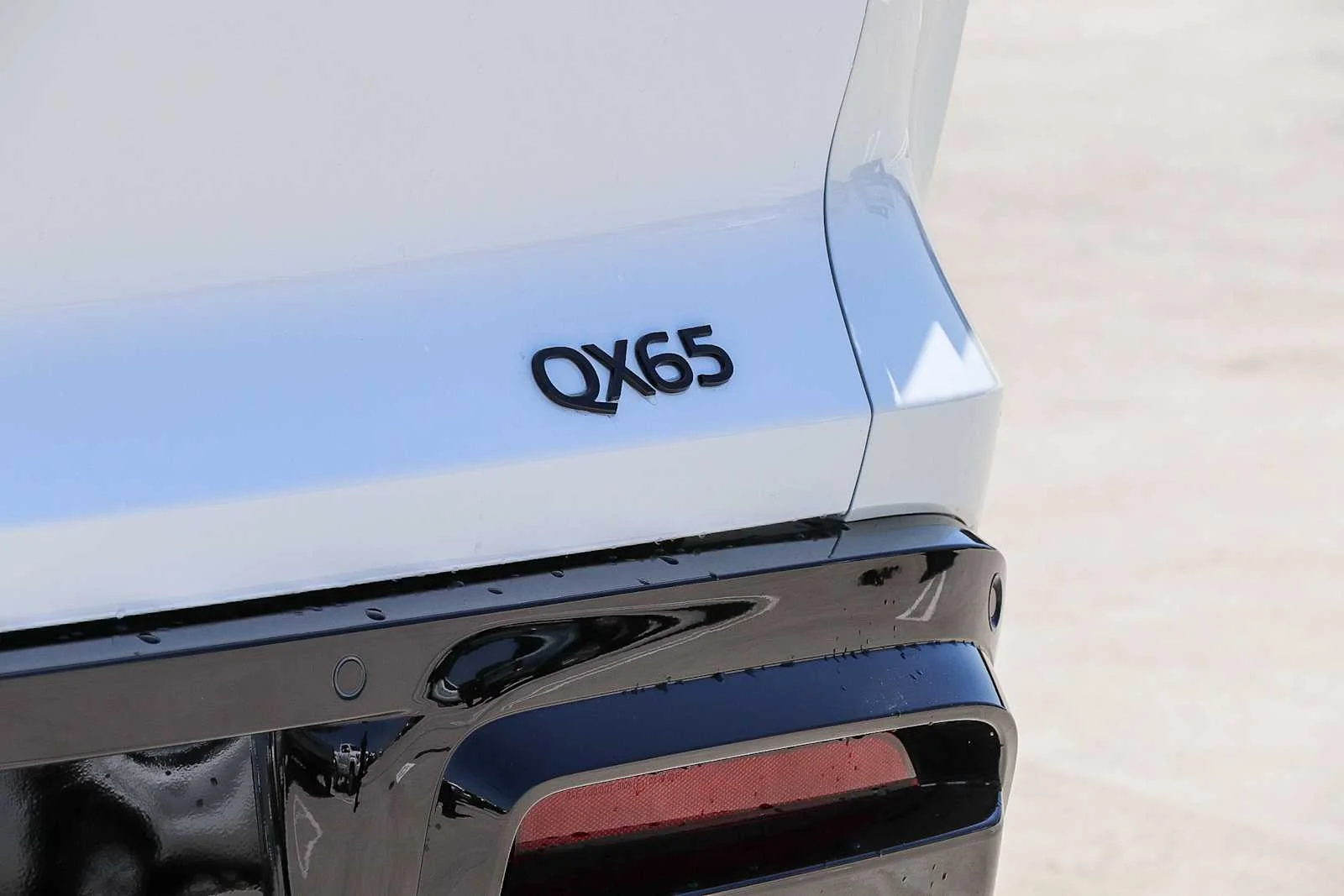 New 2027 2T RAD WHT INFINITI Autograph AWD image 9