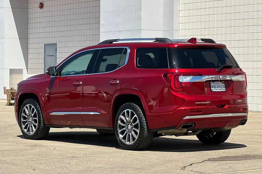 Used 2022 Red GMC Denali image 7