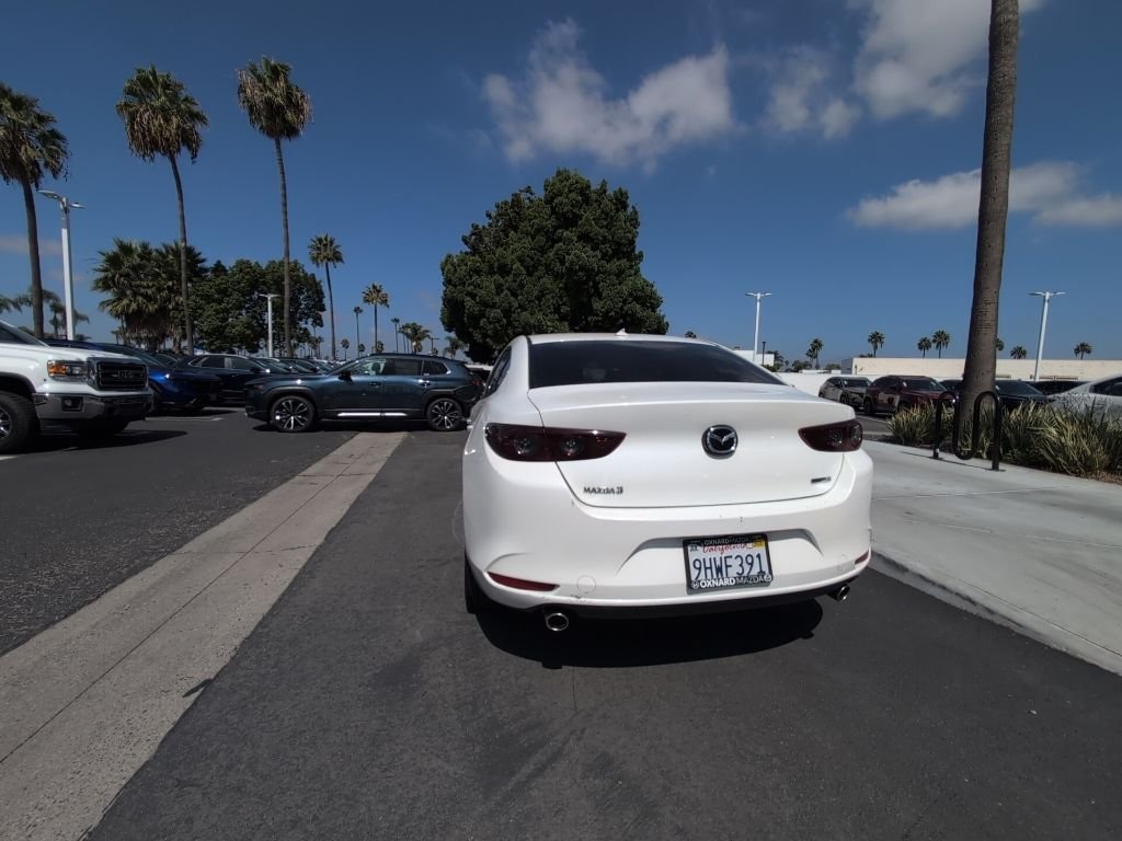 Used 2020 White Mazda Preferred image 15