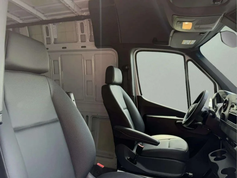Used 2025 WHITE Mercedes-Benz  image 21