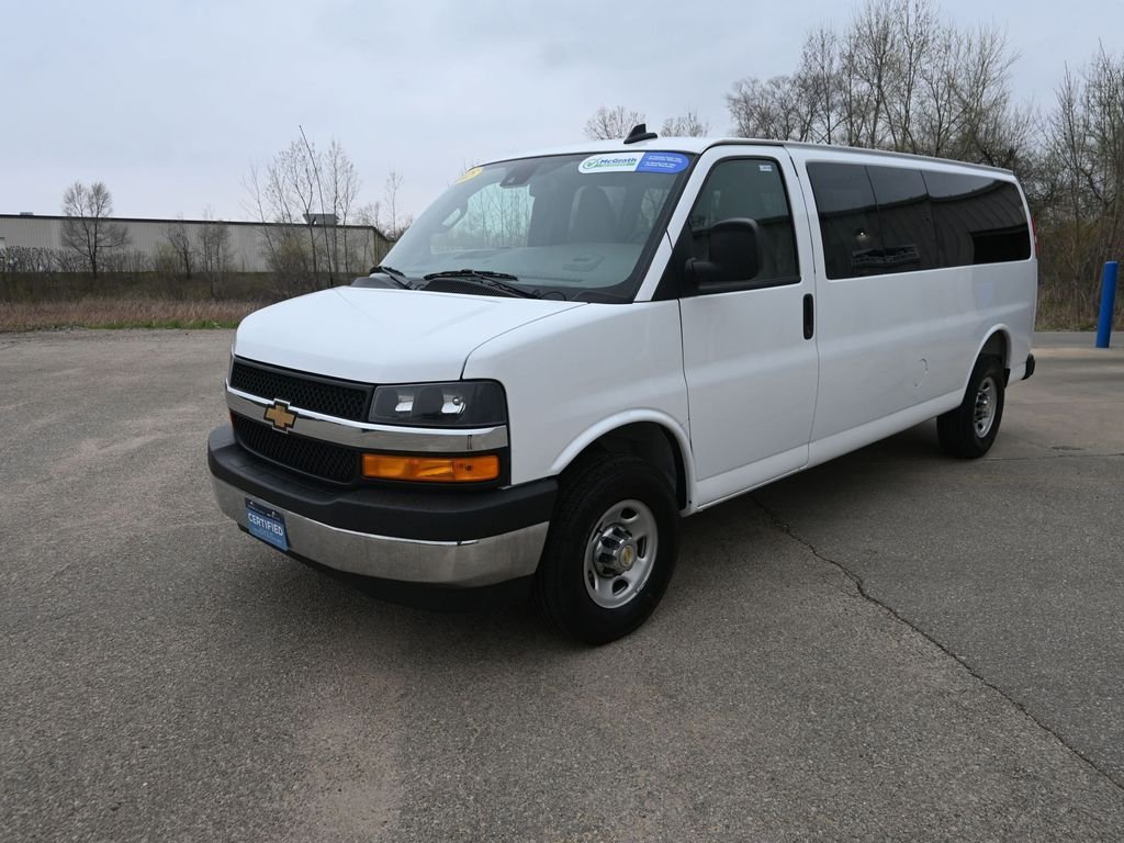 Used 2025 White Chevrolet LT image 6