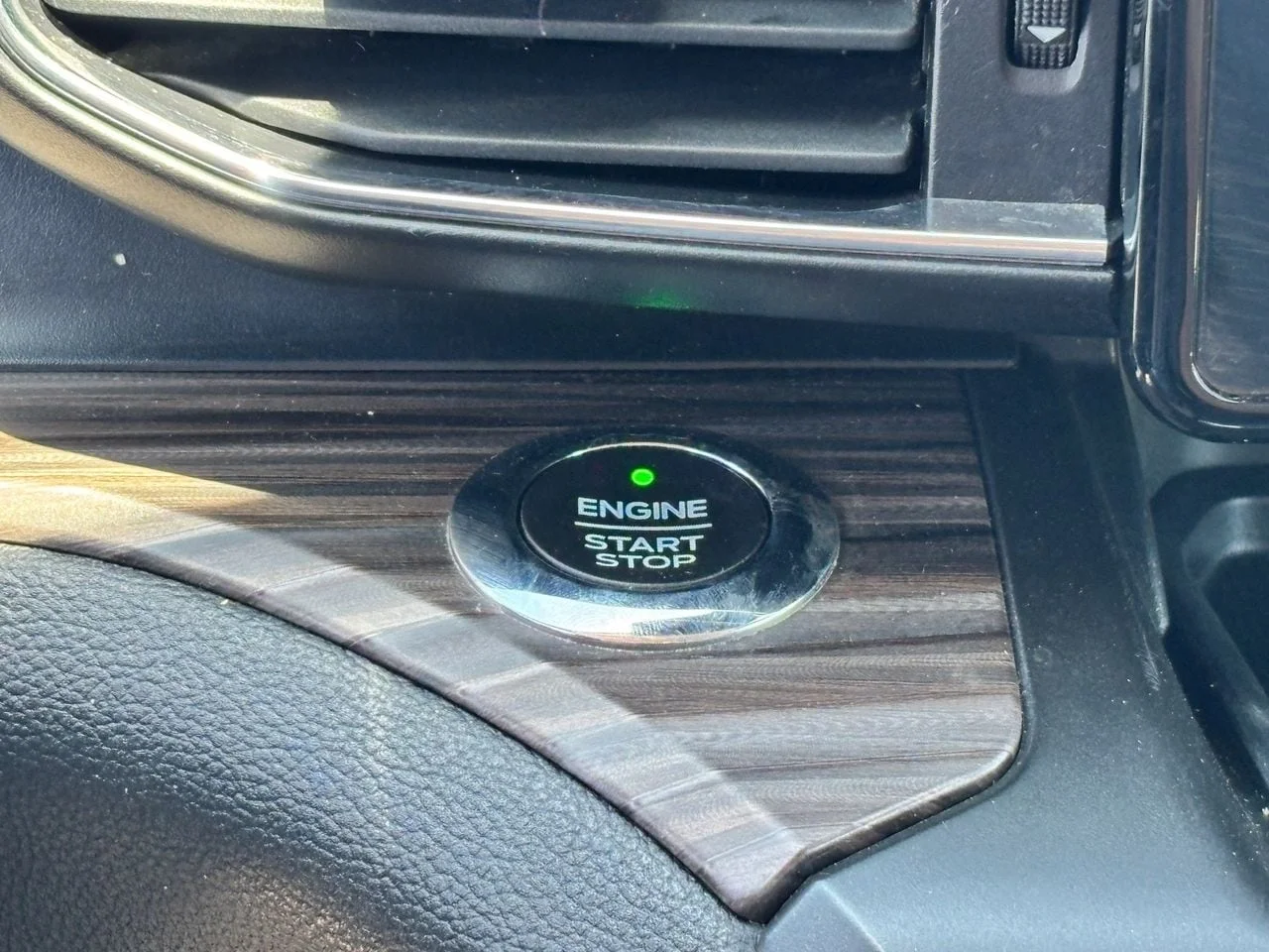 Used 2020 Magnetic Ford Limited image 22