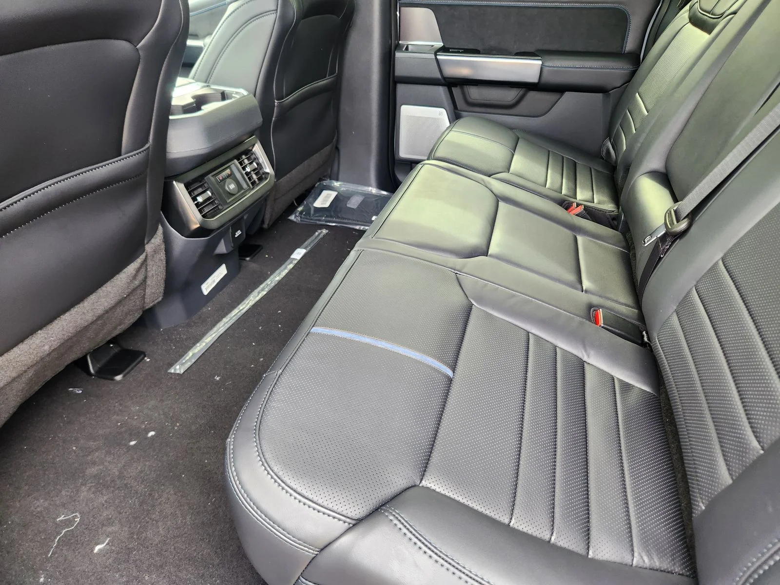 New 2026 Glacier Gray Metallic Tri-Coat Ford F-250® Platinum® image 20