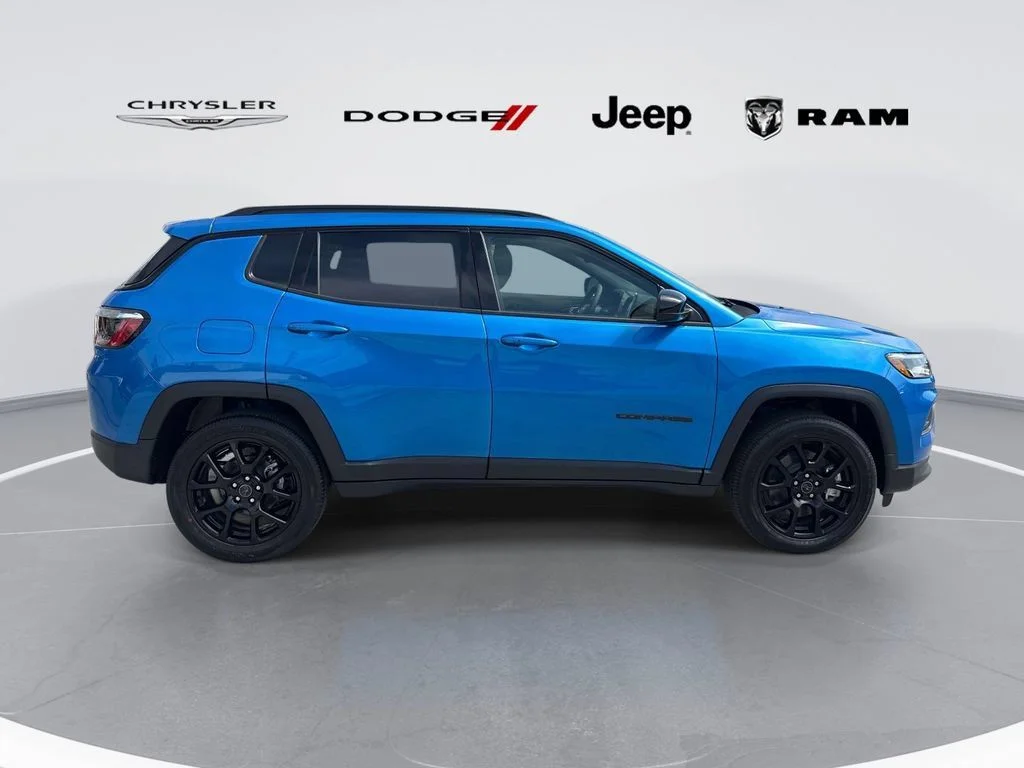 New 2026 Hydro Blue Pearlcoat Jeep Latitude image 2