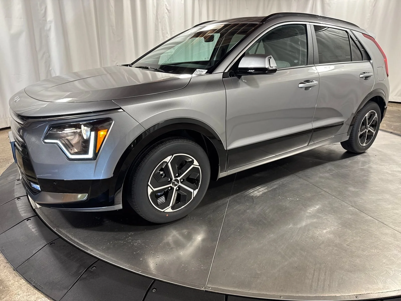 2026 Kia Niro SX HEV's photo
