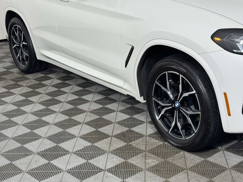 Used 2023 White BMW xDrive30i image 12